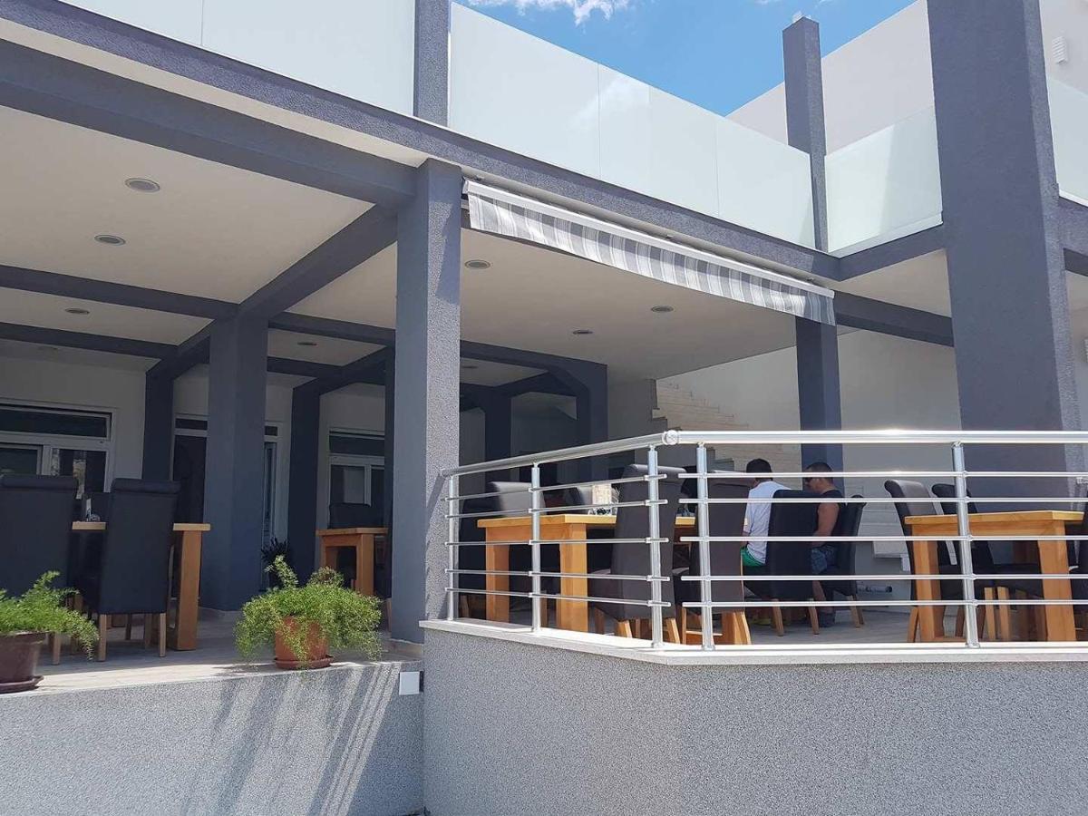 Rooms Lanterna ميتغنا المظهر الخارجي الصورة