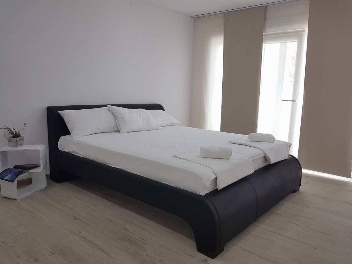 Rooms Lanterna ميتغنا المظهر الخارجي الصورة