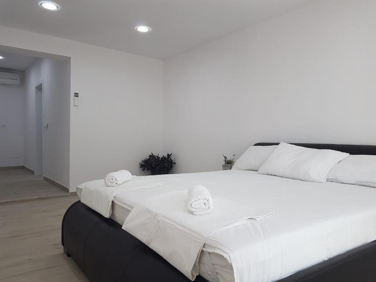 Rooms Lanterna ميتغنا المظهر الخارجي الصورة