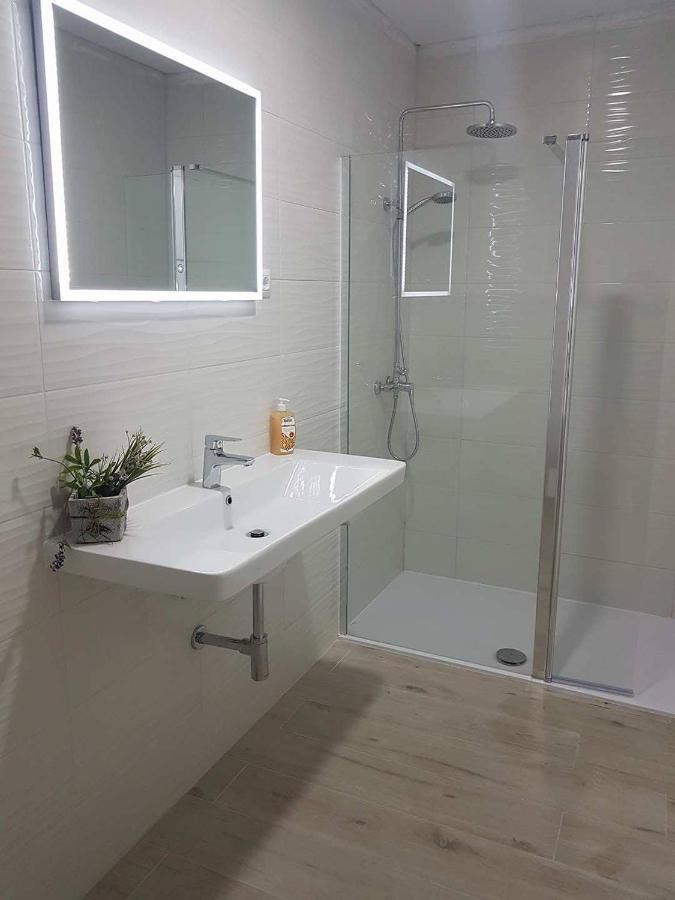 Rooms Lanterna ميتغنا المظهر الخارجي الصورة